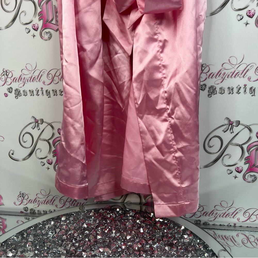 Elegant Pink Satin Women's Robe - Picture 3 of 10